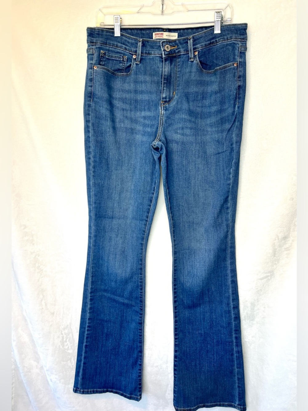 ⭐️ Levi’s Mid Rise Bootcut Jeans - Picture 6 of 8